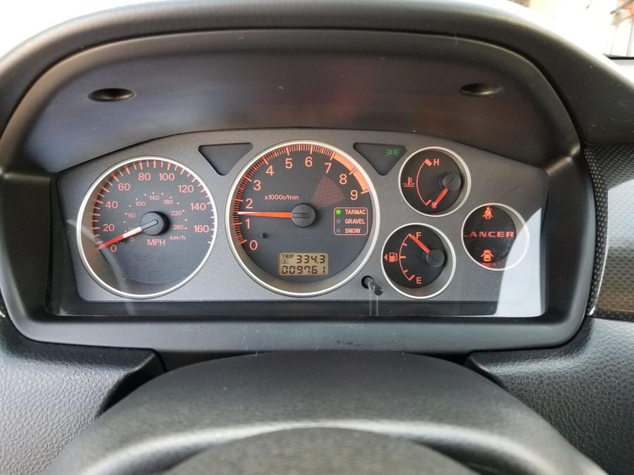 Панель приборов Mitsubishi Lancer Evolution IX MR 2006 года  (фото 42 из 69)